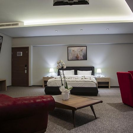 Hotel City Inegoel Екстериор снимка
