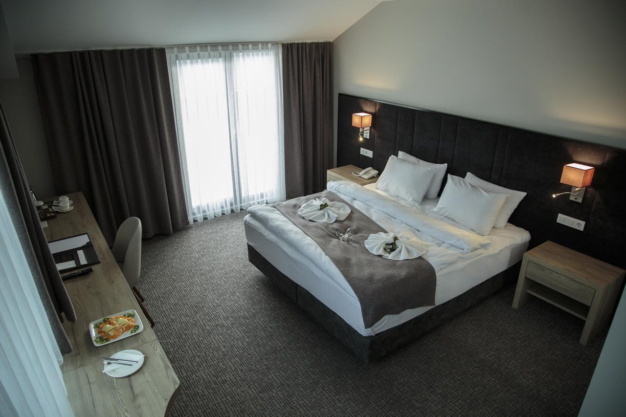 Hotel City Inegoel Екстериор снимка