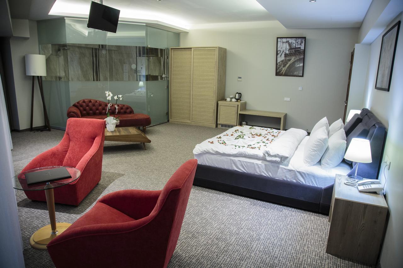 Hotel City Inegoel Екстериор снимка