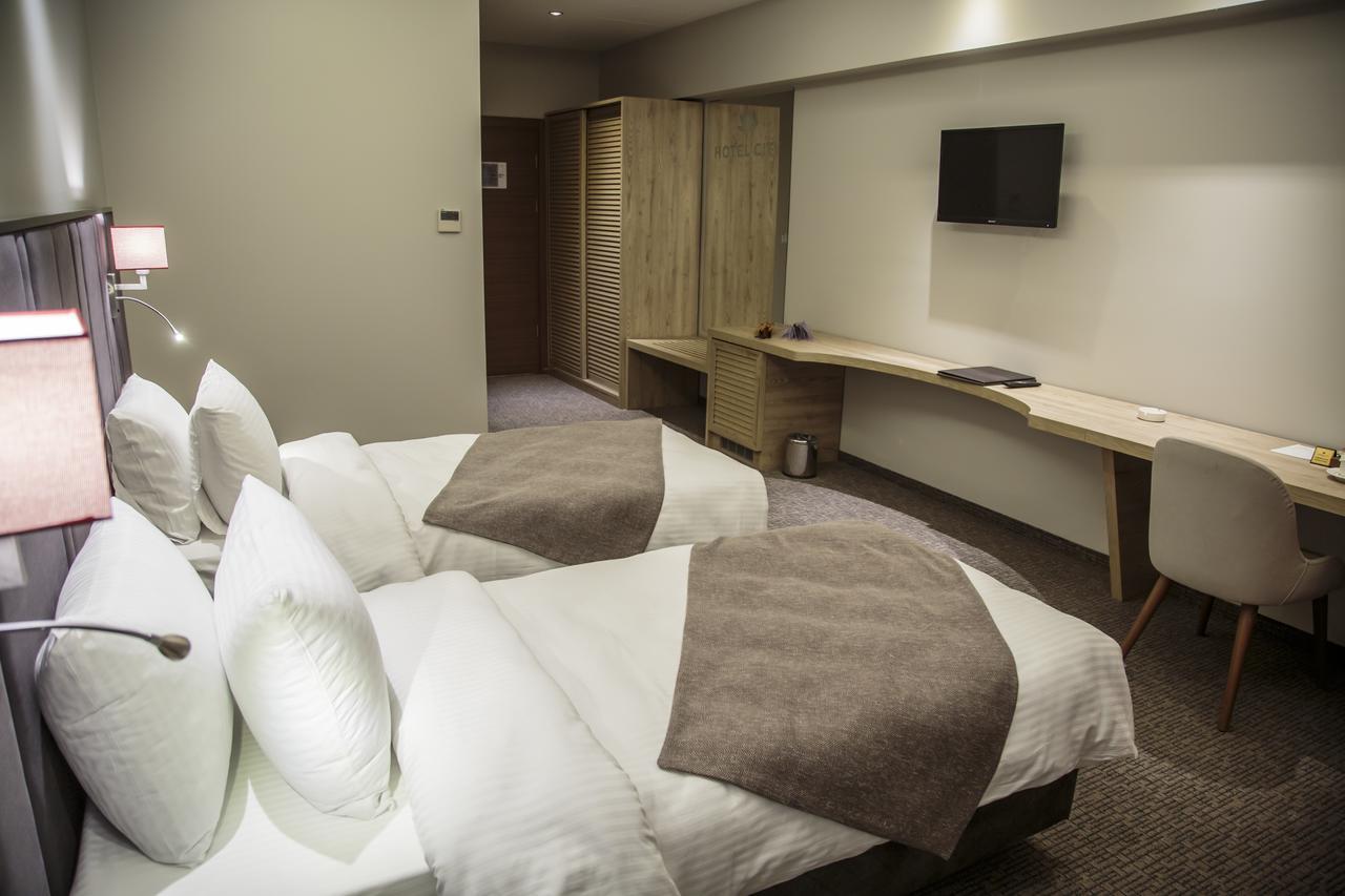 Hotel City Inegoel Екстериор снимка