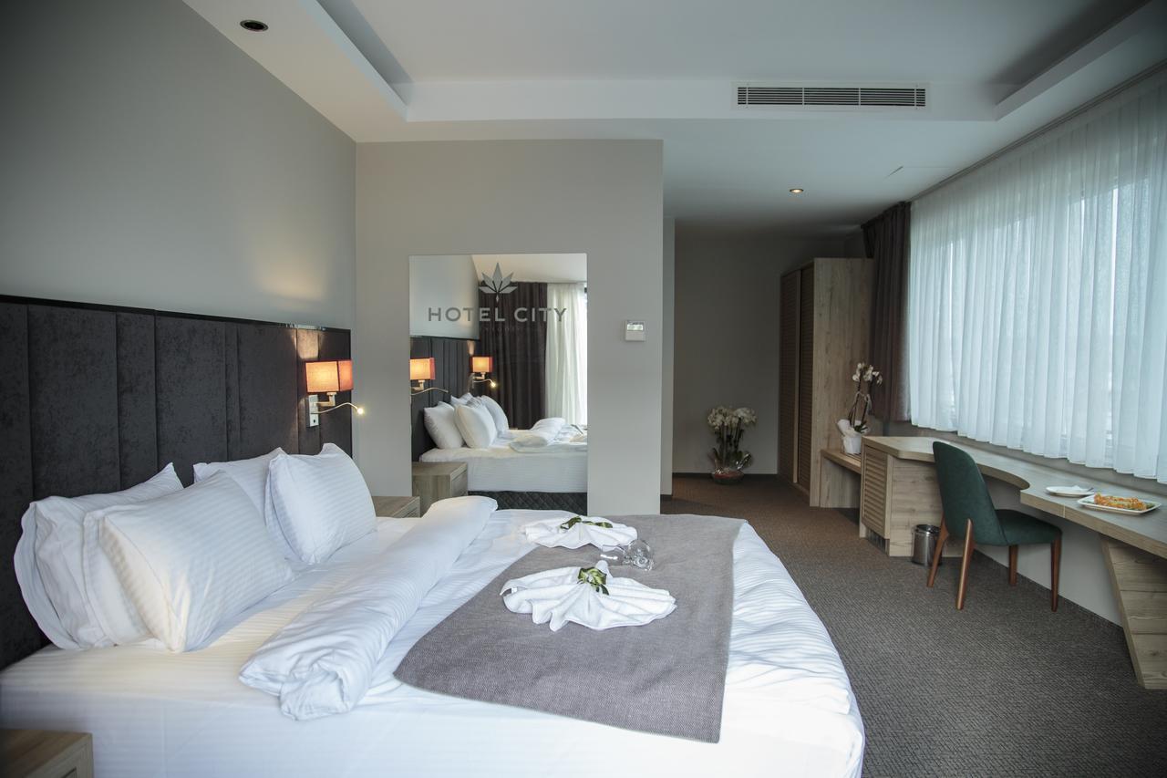 Hotel City Inegoel Екстериор снимка