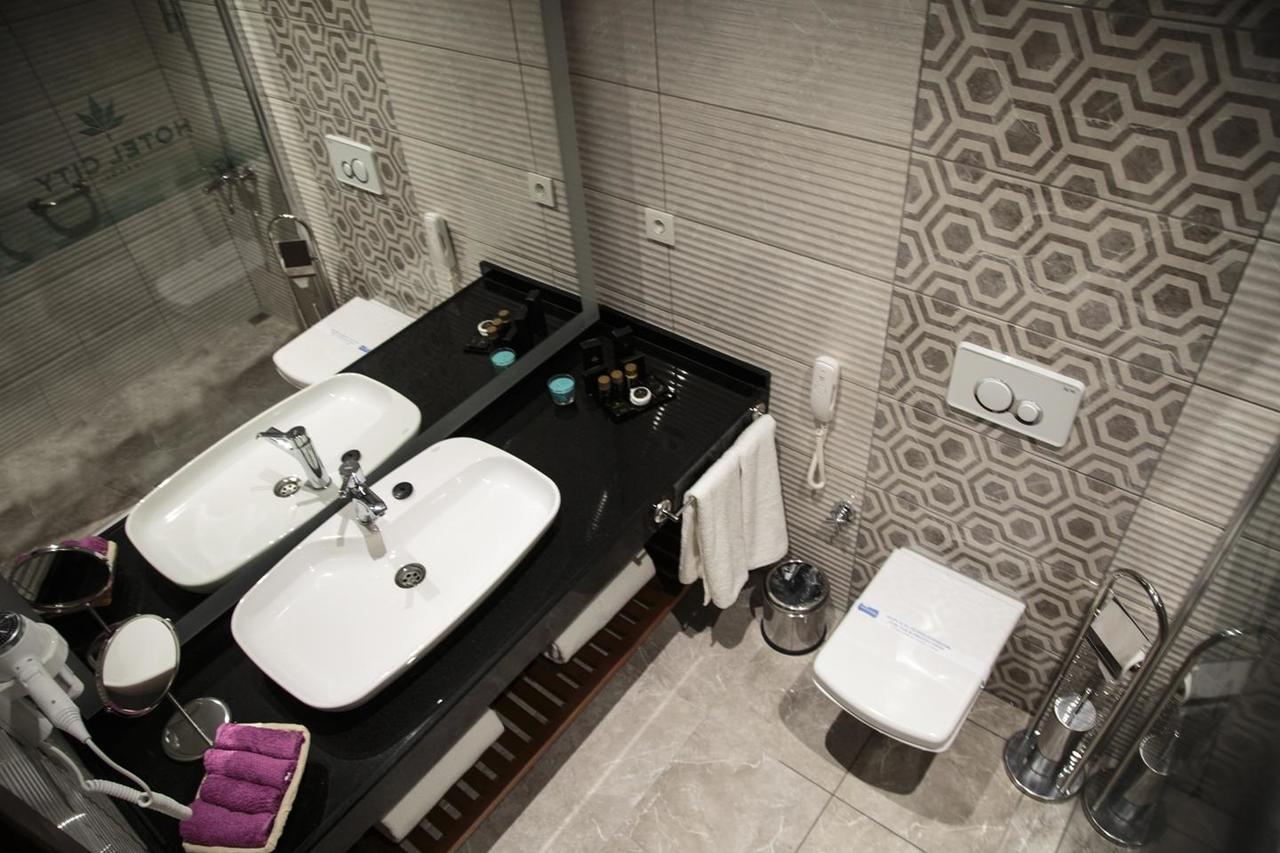 Hotel City Inegoel Екстериор снимка